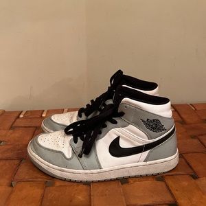 Air Jordan 1 Mid ‘Smoke Grey’ Mens Sneakers